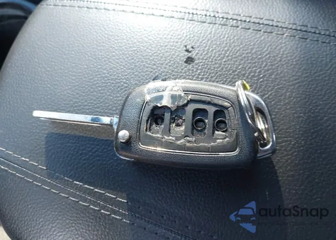 2015 Hyundai Santa Fe Sport 2.4L z USA, uszkodzony, nr VIN 5XYZT3LB9FG273177